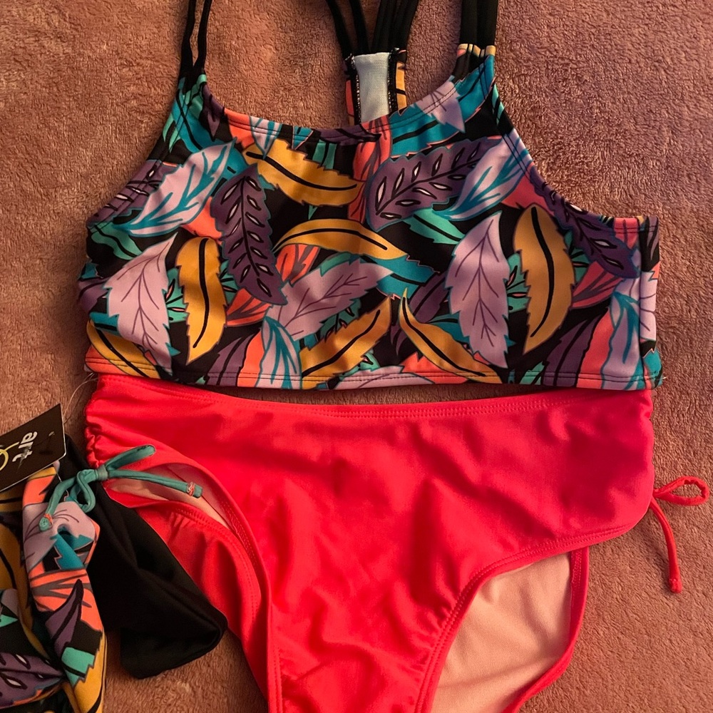 Girls 3 piece swimsuit set